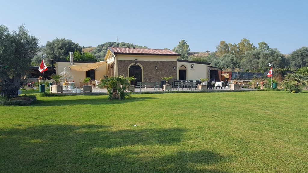 Agriturismo Donna Beatrice Bianco Eksteriør bilde